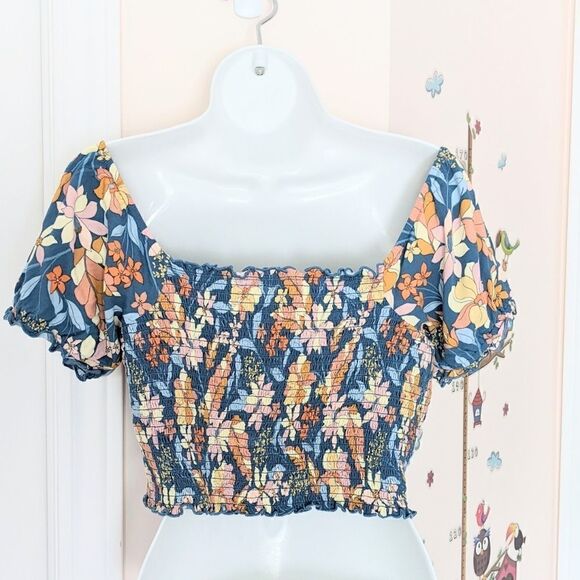 AERIE Puff sleeves smocked floral blue peasant blouse Medium K1 - Picture 7 of 11